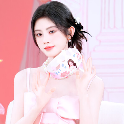 鞠婧祎