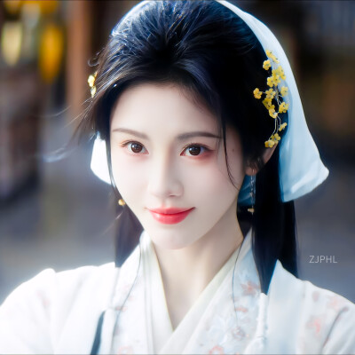 鞠婧祎
