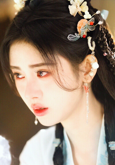 鞠婧祎