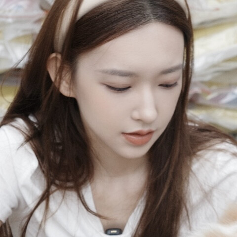 素净一张脸
