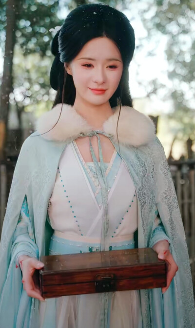 孟娜