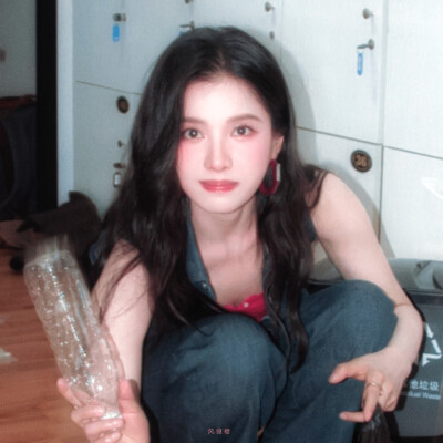 张婧仪 野狗骨头