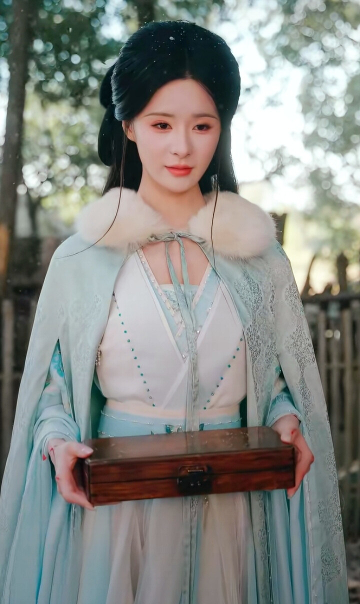 孟娜
