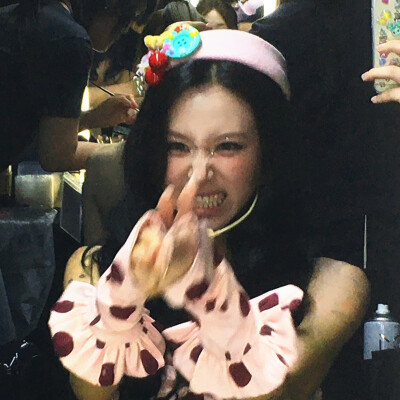 孙彩瑛 