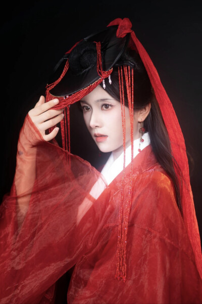 碎玉谋 卢鹿鹿∣许婉若