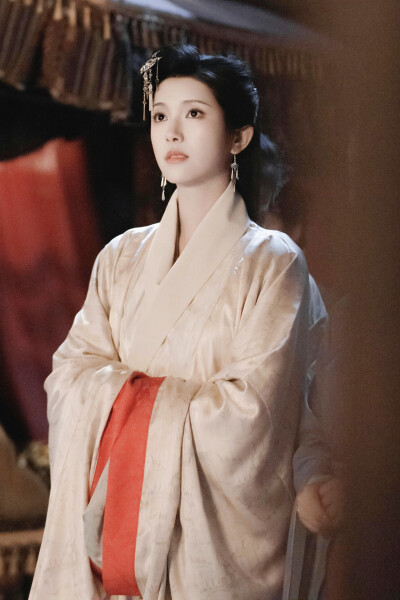 碎玉谋 卢鹿鹿∣许婉若