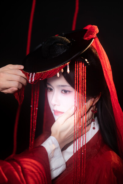 碎玉谋 卢鹿鹿∣许婉若