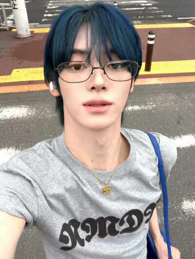 韩振 自拍