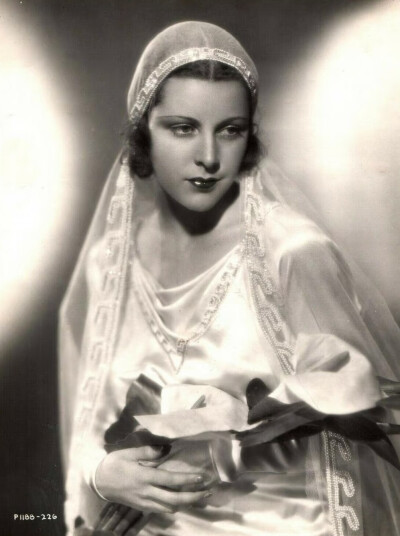 Frances Dee