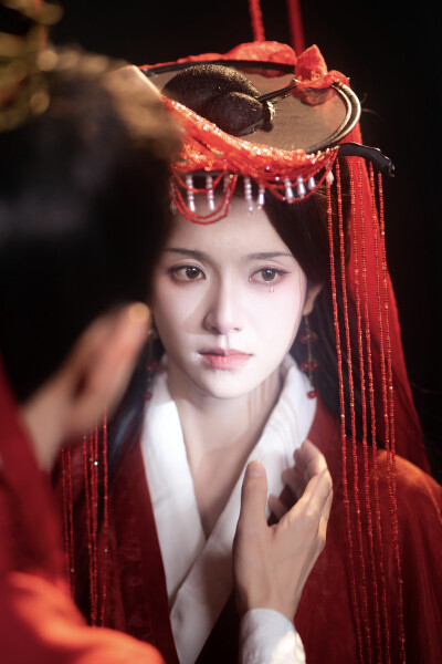 碎玉谋 卢鹿鹿∣许婉若