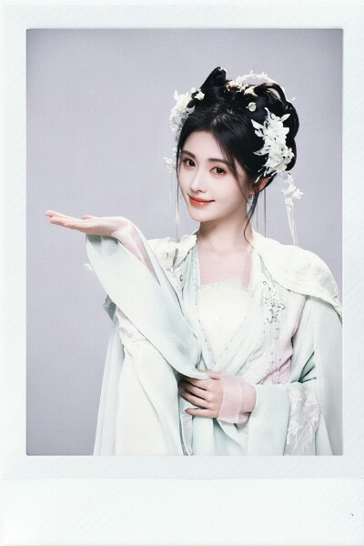 鞠婧祎