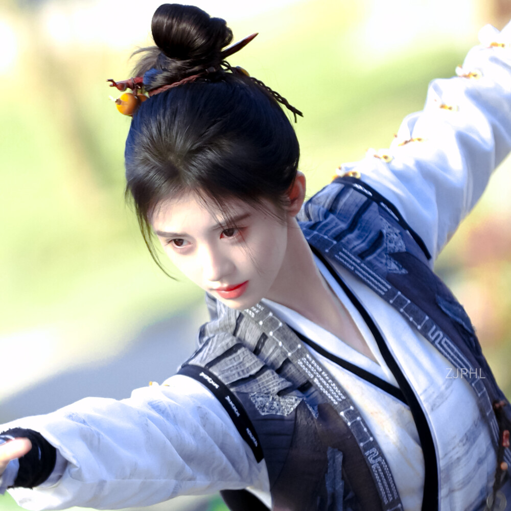 鞠婧祎