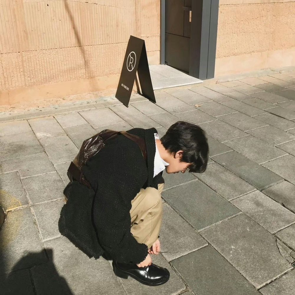 头像丨男头 时间在推移反反复复只会前进