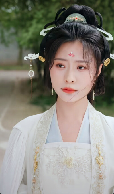 杨谨羽