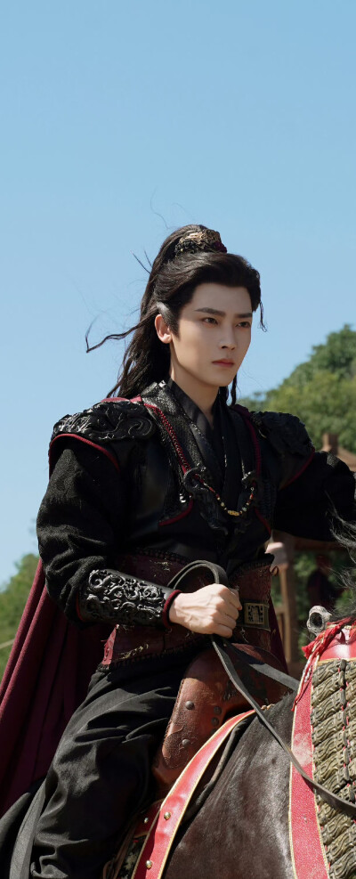 侯明昊《雀骨》萧无衣