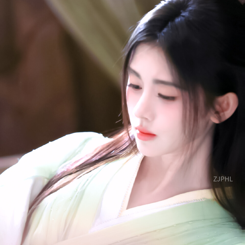 鞠婧祎