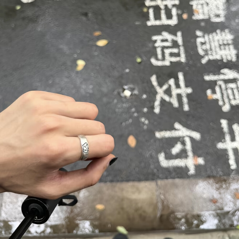 头像丨男头 等一切结束后我们就去游山玩水