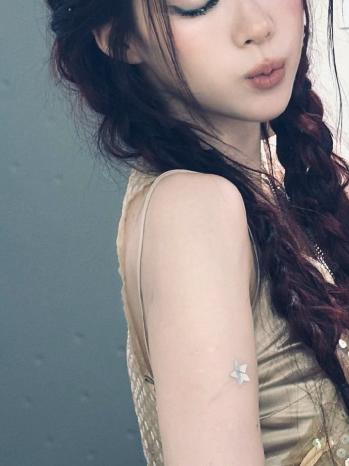 罗潾 narin