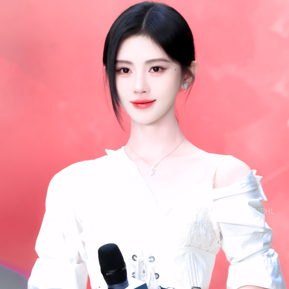 鞠婧祎