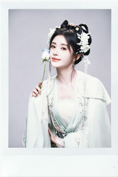 鞠婧祎