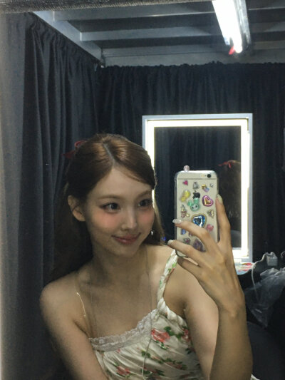林娜琏 nayeon