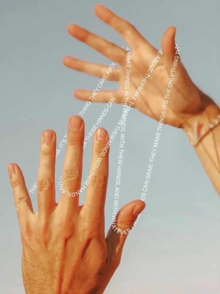 ，