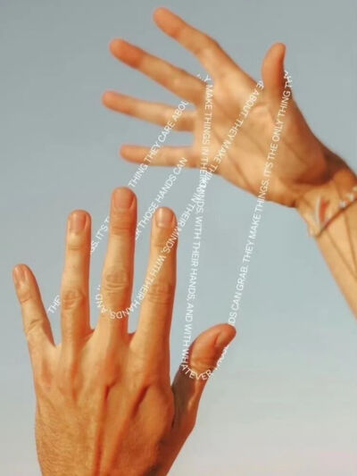 ，
