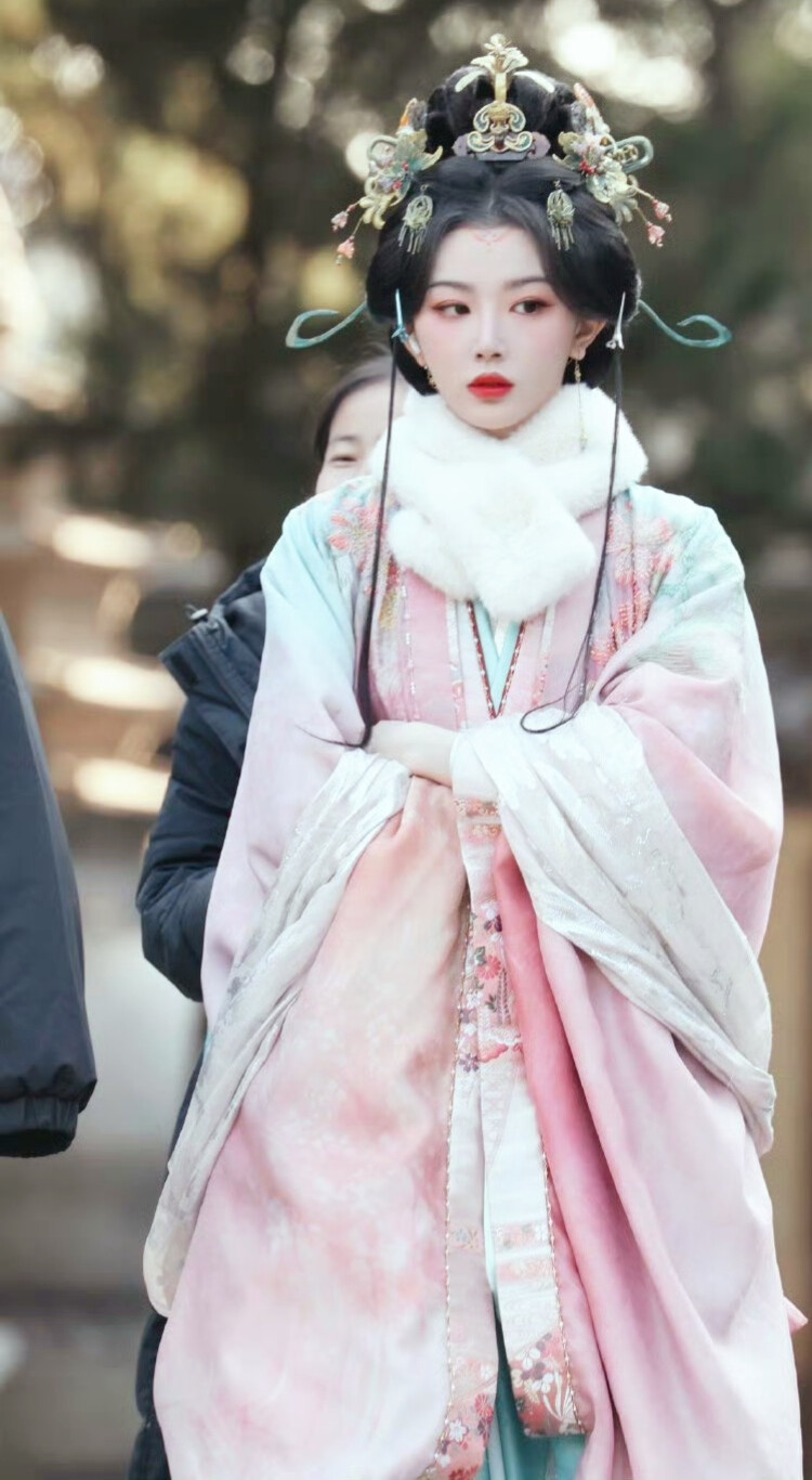 孔雪儿