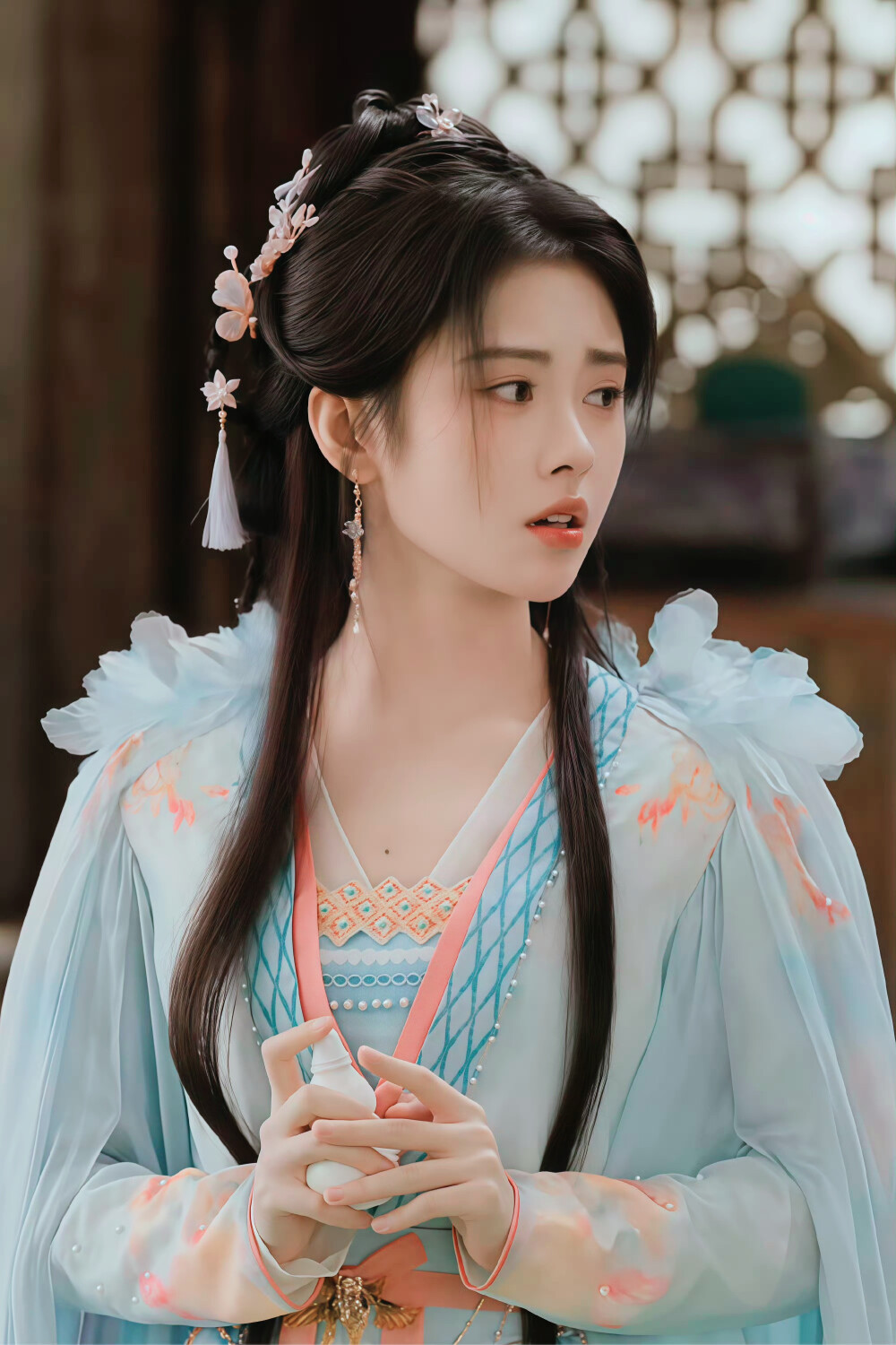 鞠婧祎
