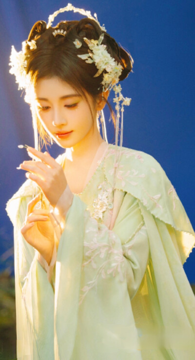 鞠婧祎