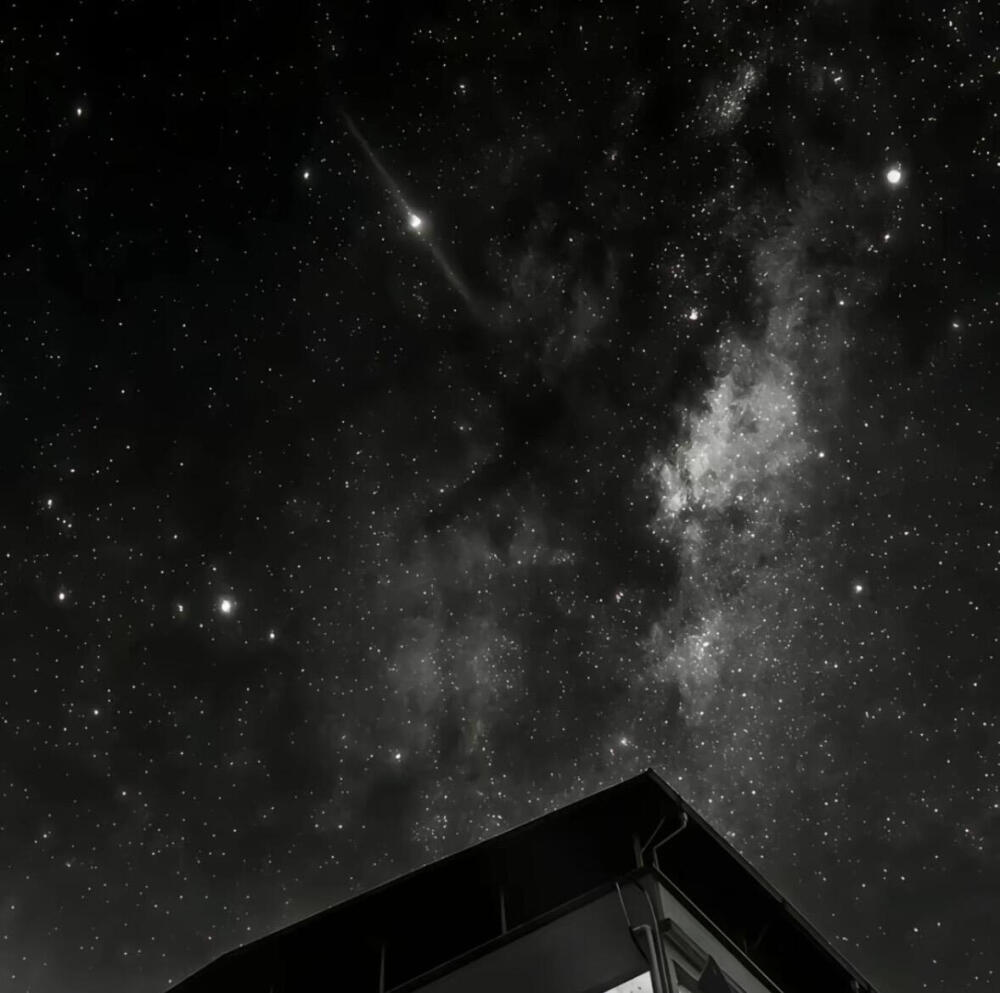 黑色系星空背景图