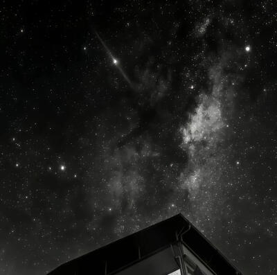 黑色系星空背景图