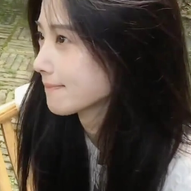 感觉就是这个表情๑'~'๑