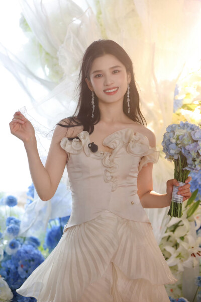张婧仪