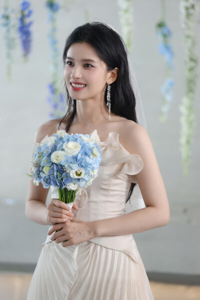 张婧仪