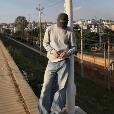 头像丨男头 时间不会等人等你的人是我