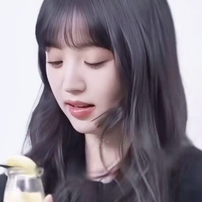 这里是薇薇的吃播频道