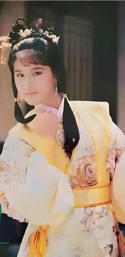 周海媚