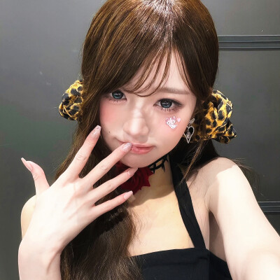 张元英