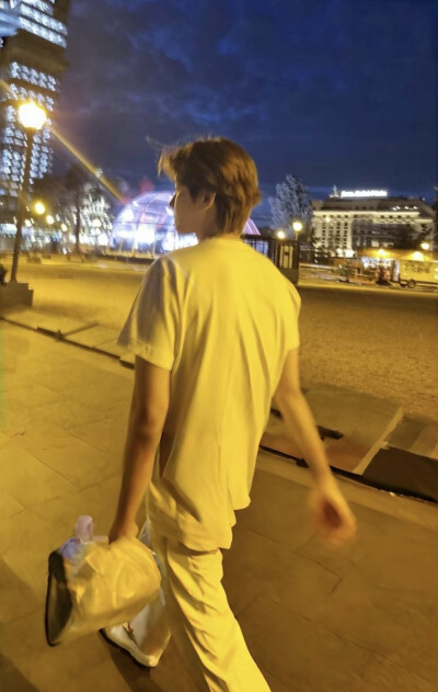 边伯贤