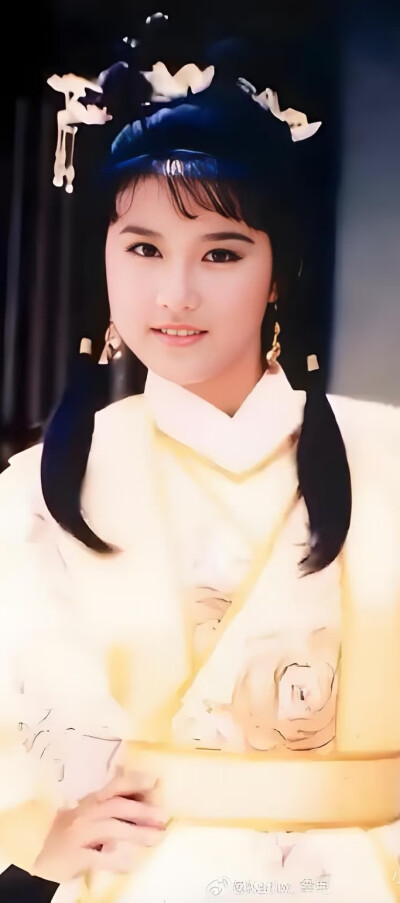 周海媚