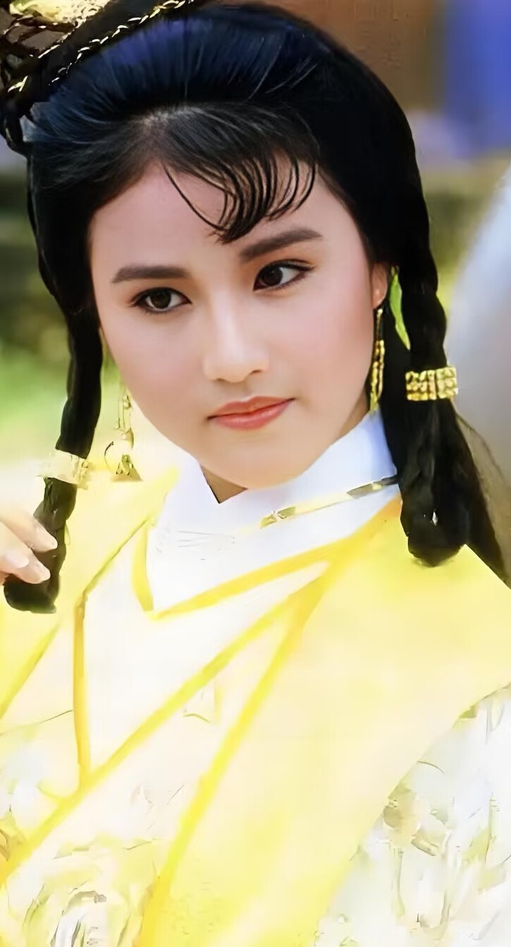 周海媚