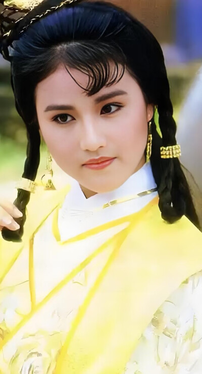 周海媚