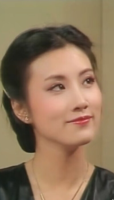汪明荃