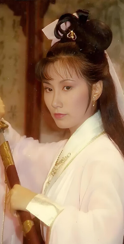 汪明荃