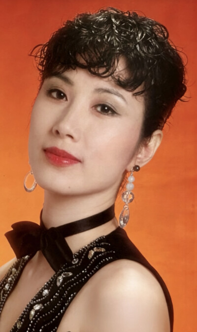 汪明荃