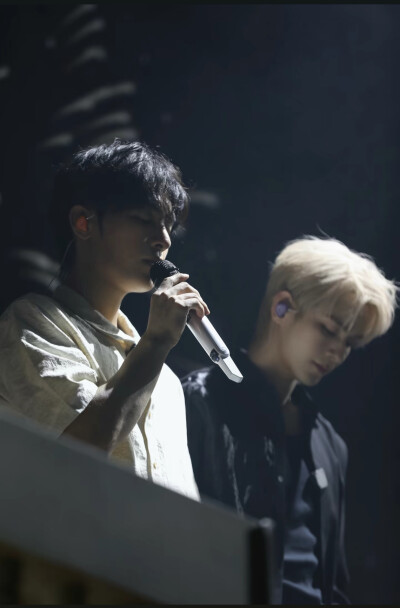 何昶希&何衍朝