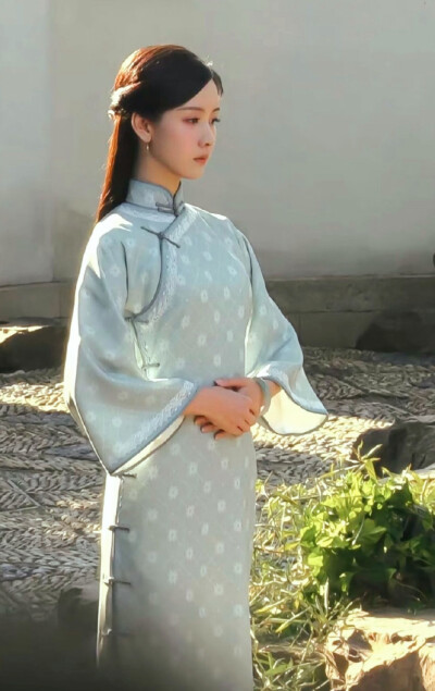 陈都灵