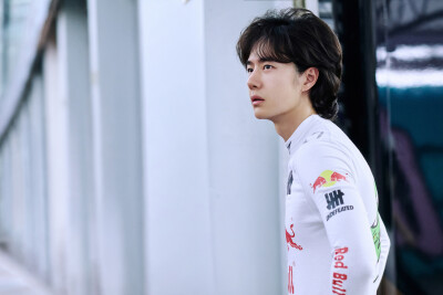 YIBO-OFFICIAL：
大家注意安全，早点回家，不要感冒啦！！！ ​​​