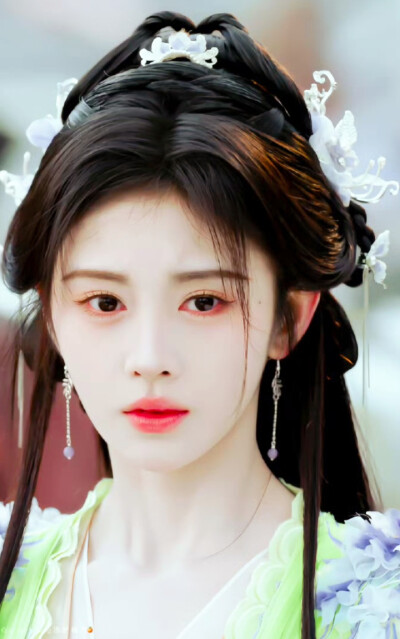 鞠婧祎